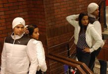 Ngửi mùi quần áo đoán tính cách