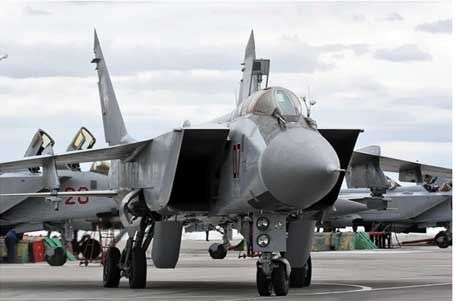 Sức mạnh tuyệt đối của máy bay đánh chặn nhanh nhất thế giới MiG-31