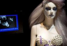 Những gián điệp xinh đẹp bất động