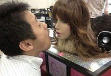 Nhật Bản phát triển robot giúp phát hiện hôi miệng, hôi chân