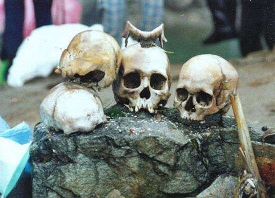 Bí ẩn hồ xương người khổng lồ trên đỉnh Himalaya