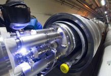 Phát hiện hạt hạ nguyên tử tương thích với hạt Higg