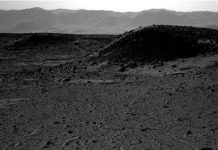 NASA giải mã đốm sáng trắng lạ lùng trên sao Hỏa