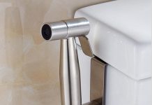 Bạn sẽ không nhìn thấy vòi xịt toilet khi đến Mỹ - vì sao vậy?