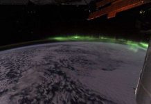 Ngắm cực quang từ vũ trụ Ngắm cực quang từ vũ trụ