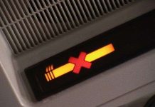 Vì sao có quy định không được hút thuốc ở trên máy bay?