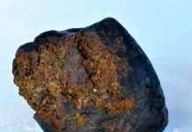 Hàn Quốc lần đầu phát hiện thiên thạch ở Nam Cực Hàn Quốc lần đầu phát hiện thiên thạch ở Nam Cực