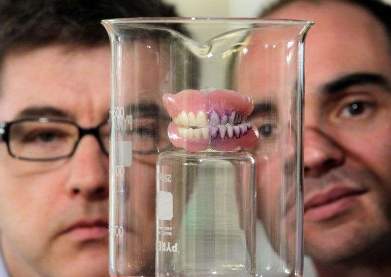 Công nghệ đánh răng bằng chính vi khuẩn trong miệng