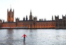 Tiết lộ bí mật trò ảo thuật đi trên mặt nước, lơ lửng trên không của ảo thuật gia