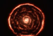 Phát hiện cấu trúc bụi vũ trụ hình xoắn ốc hiếm gặp