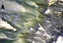 Nước vẫn còn chảy trên sao Hỏa?