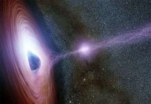 Lý giải về quầng hào quang rực sáng trên hố đen