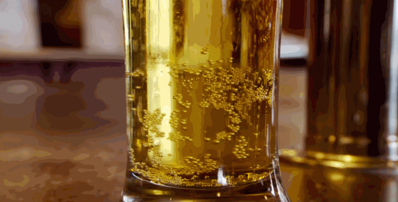Cách đơn giản để kiểm tra cốc bia bạn uống có bẩn hay không