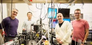 Tia laser có thể làm nước đóng băng