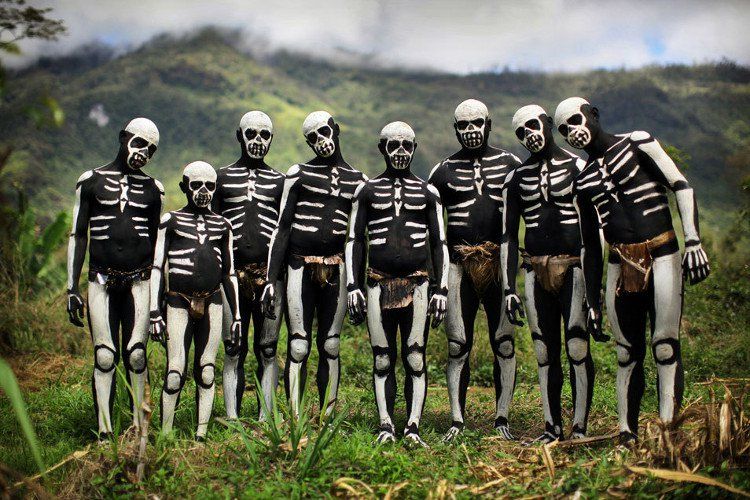 Nghi lễ vẽ xương trên cơ thể của bộ tộc Chimbu, Papua New Guinea