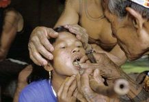 Kỳ dị cách mài răng "cá mập" gia tăng nhan sắc của người Mentawai