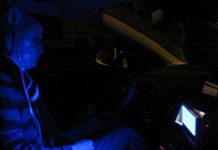 Đèn xanh dương có ích như cà phê với tài xế