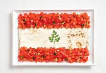 Những lá cờ độc đáo làm từ món ăn truyền thống