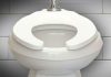 Tại sao bệ ngồi bồn cầu trong các toilet công cộng lại có hình chữ U?