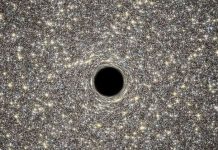 Đây mới là hình ảnh siêu thực của hố đen trong vũ trụ