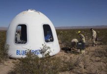 Tỉ phú chạy đua đưa người vào không gian