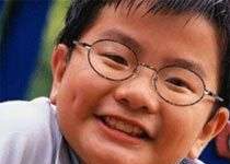 Người đeo kính trông thông minh hơn