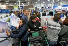 Black Friday là ngày gì và tại sao người ta "phát cuồng" vì Black Friday?