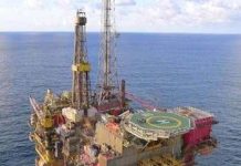 Tháo giàn khoan 24.000 tấn trong vài giây