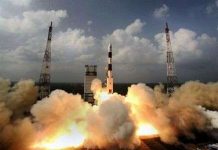 Ấn Độ phóng thành công 5 vệ tinh của Anh lên quỹ đạo Trái Đất