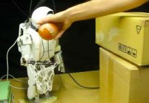 Robot điều khiển con người