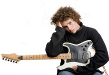 Người chơi nhạc đọc cảm xúc tốt hơn