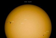 Nhóm vết đen khổng lồ xuất hiện trên mặt trời