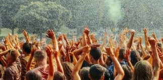 Trời mưa ở mọi nơi trên thế giới có giống nhau hay không?