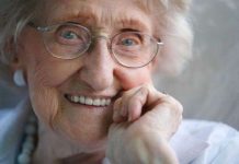 Người già thấy thời gian trôi nhanh hơn thanh niên