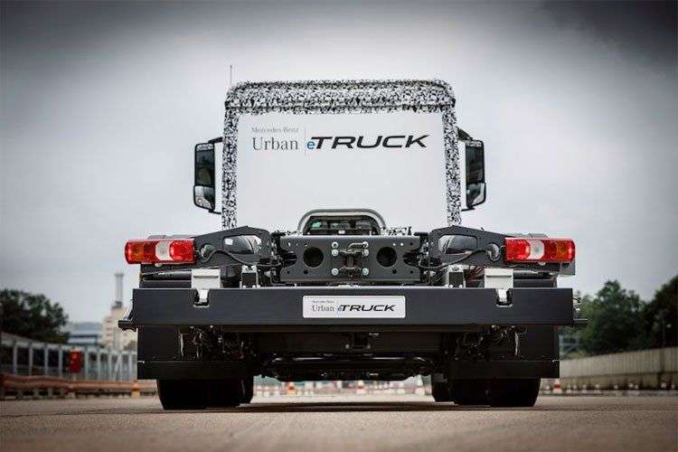 Daimler giới thiệu Mercedes-Benz Urban eTruck - Xe tải nặng chạy điện hoàn toàn