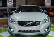 Sạc điện bằng khung xe