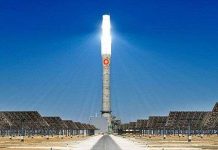 Nhà máy quang năng hoạt động suốt ngày đêm