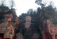 Kiến trúc độc đáo của tượng Phật làm bằng đá lớn nhất thế giới