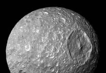 Dưới bề mặt vệ tinh Mimas của sao Thổ có thể là một đại dương Dưới bề mặt vệ tinh Mimas của sao Thổ có thể là một đại dương