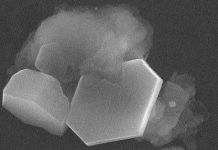 Lần đầu tiên nhìn thấy hình thành mây đá