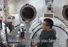 Robot Nhật lần đầu nói chuyện với người trong vũ trụ