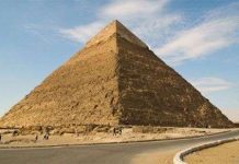 Cách vận chuyển đá xây kim tự tháp của người Ai Cập cổ đại