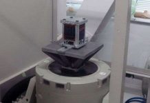 Người Việt Nam viết tên lên vũ trụ