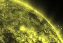 Hình ảnh đầu tiên về cái chết của sao chổi