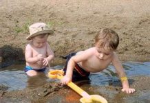 Nghịch bẩn tốt cho trẻ