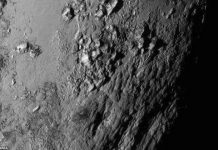 Bất ngờ phát hiện núi băng khổng lồ trên sao Diêm Vương