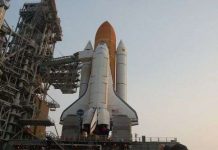 Tàu con thoi chuẩn bị phóng vào lịch sử Tàu con thoi chuẩn bị phóng vào lịch sử