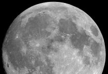 Phát hiện nước trên bề mặt Mặt trăng