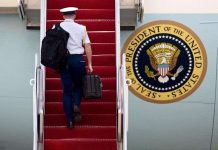 Vali hạt nhân luôn theo chân tổng thống Mỹ