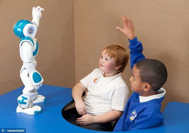 Robot dạy trẻ em bị tự kỷ giao tiếp